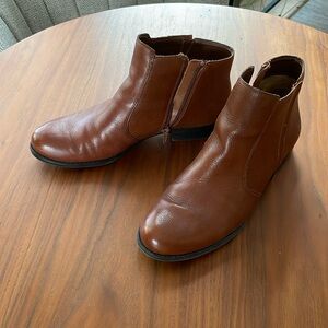 Naturalizer Ankle Boots Size 9.5, color: banana bread (brown)